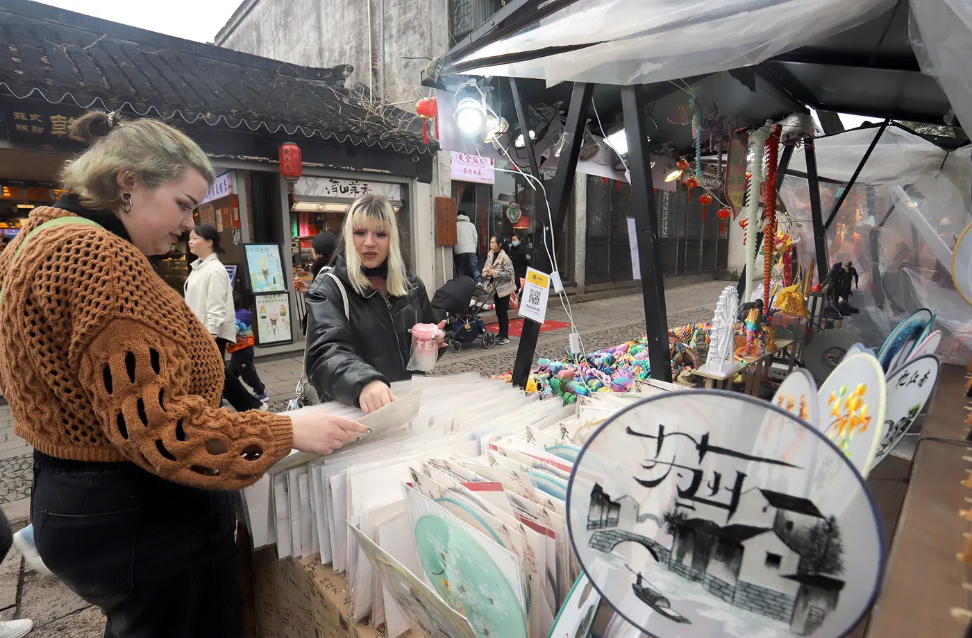 老城早市的上午